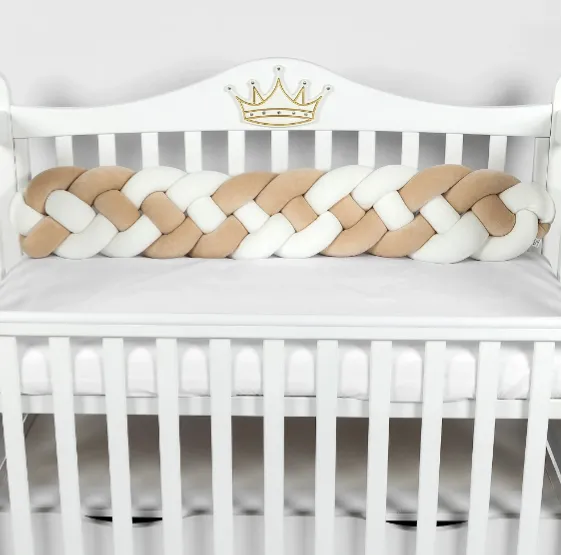 Apărătoare pătuț PernaMea Cosiță Maro (1 piesă), 120x20 cm