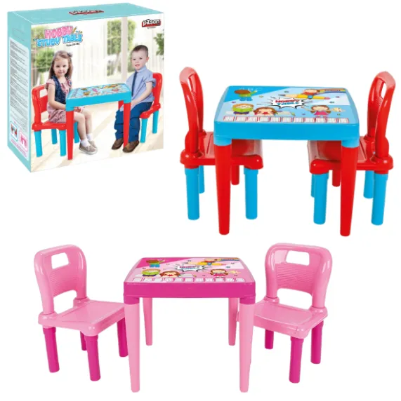 Masa si 2 scaunele, în as.