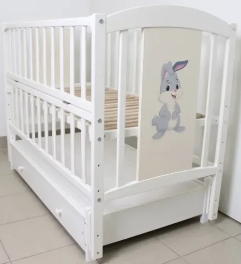Pătuț Kuzya Iepuraș Alb pe balansoar cu sertar
