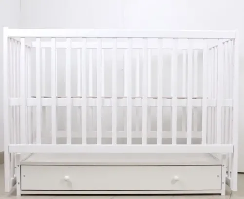 Pătuț Kuzya Sofia Alb cu sertar pe balansoar